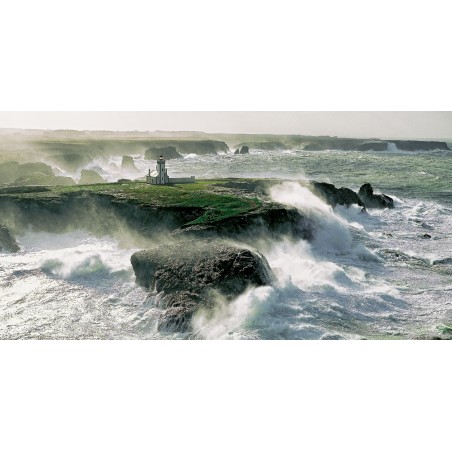 Gale warning on Pointe des Poulains lighthouse in Belle-Ile