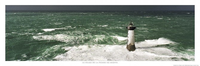 Photo Le phare de la Pierre de Herpin, Ille & Vilaine, Bretagne par Philip Plisson