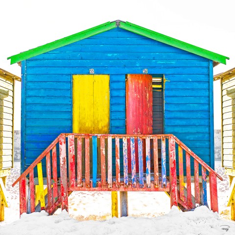 Photo Cabanes de plage multicolores par Philip Plisson