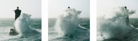 Photo Vague à l'assaut du phare du Four, Finistère par Guillaume Plisson