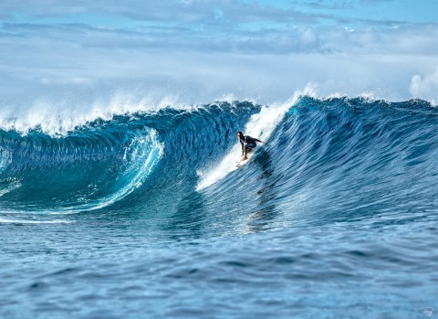 Photo Surf à Tahiti par Philip Plisson