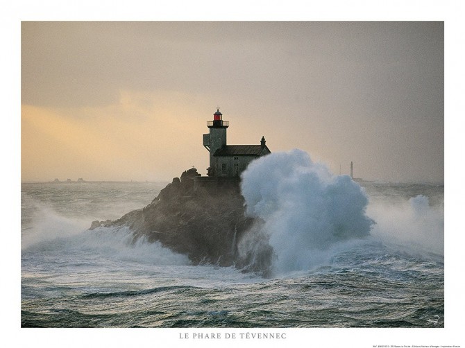Photo Le phare de Tévennec à la pointe Finistère, Bretagne par Philip Plisson