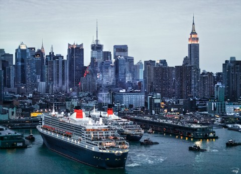 Photo Cruise ships in New-York, USA par Philip Plisson