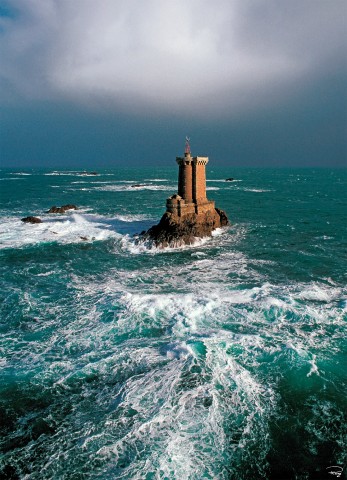Photo Le phare des Triagoz, Côtes d'Armor, Bretagne par Philip Plisson