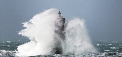 Photo Storm on the Four lighthouse, Finistère, Brittany par Guillaume Plisson