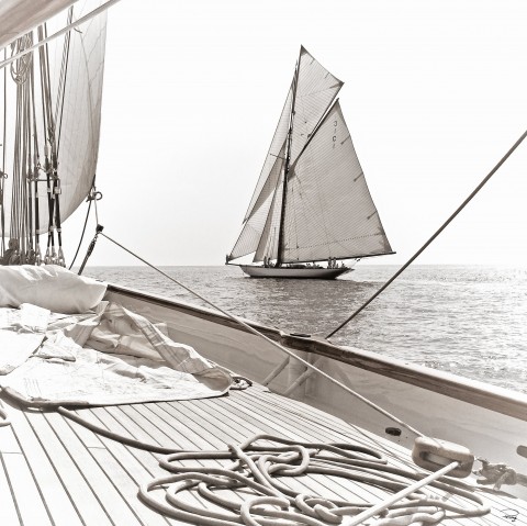 Photo Calm sea and classic yacht par Philip Plisson