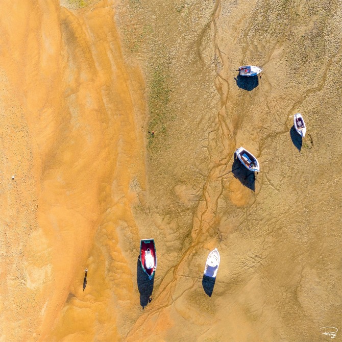 Photo Mouillage, basse mer par Philip Plisson