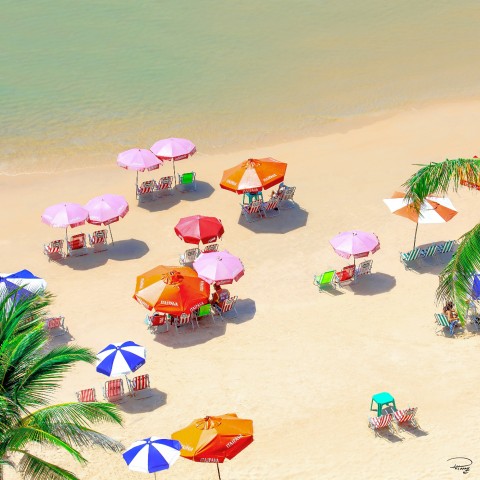 Photo Plage et parasols, Cap-Vert par Philip Plisson