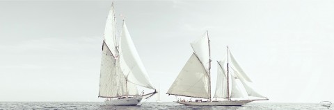 Photo Classic sailing and calm sea par Philip Plisson