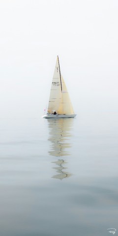 Photo Sailing boat in light weather par Philip Plisson