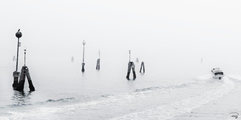 Photo On the lagoon, Venice, Italy par Philip Plisson