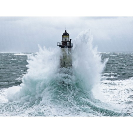 Le phare d'Ar Men sous les vagues, Bretagne