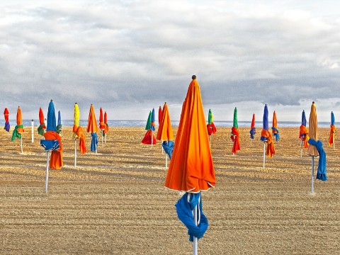 Photo Sur la plage de Deauville, Normandie par Philip Plisson