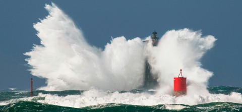 Photo Waves attack on the Four lighthouse, Brittany par Philip Plisson