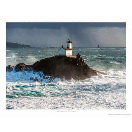Coup de vent sur le phare de Tévennec, Bretagne