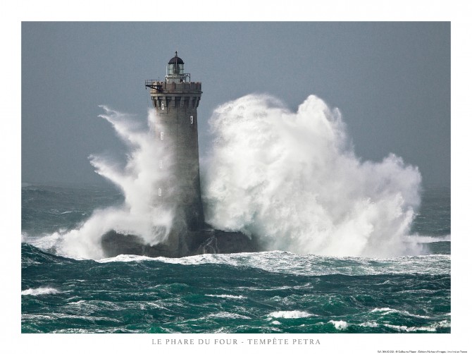 Photo Tempête sur le phare du Four, Finistère, Bretagne par Guillaume Plisson
