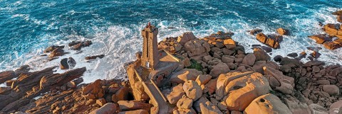 Photo Ploumanac'h, Men Ruz lighthouse, Brittany par Philip Plisson
