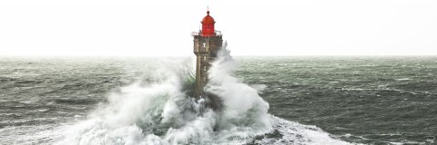 Photo The Jument lighthouse, Finistère, Brittany par Philip Plisson