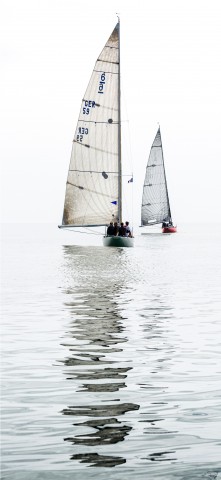 Photo 6 MJI sailing peacefully par Philip Plisson