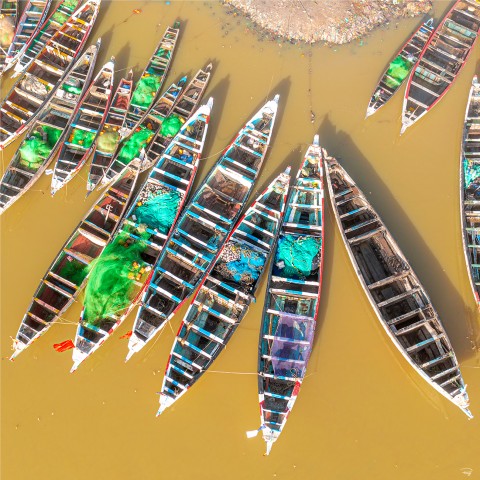 Photo Saint Louis du Sénégal, barques colorées par Philip Plisson