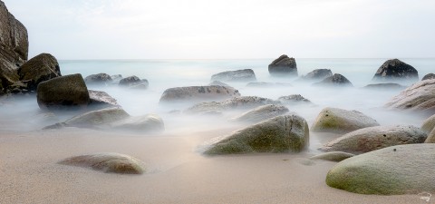Photo Brume sur les rochers par Philip Plisson