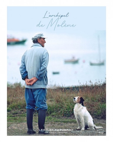 Photo The Molène Archipelago - The fisherman and his dog par Philip Plisson